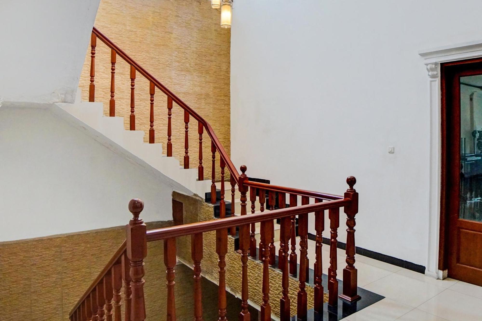 Oyo 92638 Jr Residence Syariah Medan Exterior photo