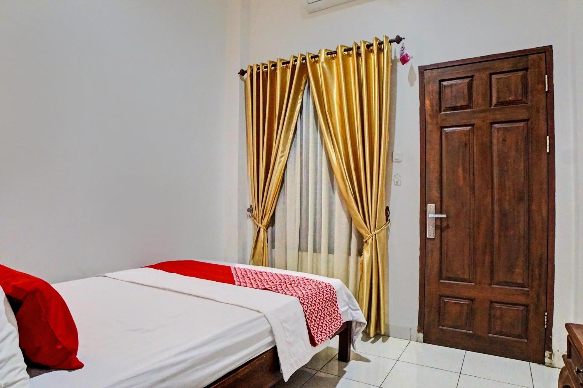 Oyo 92638 Jr Residence Syariah Medan Exterior photo