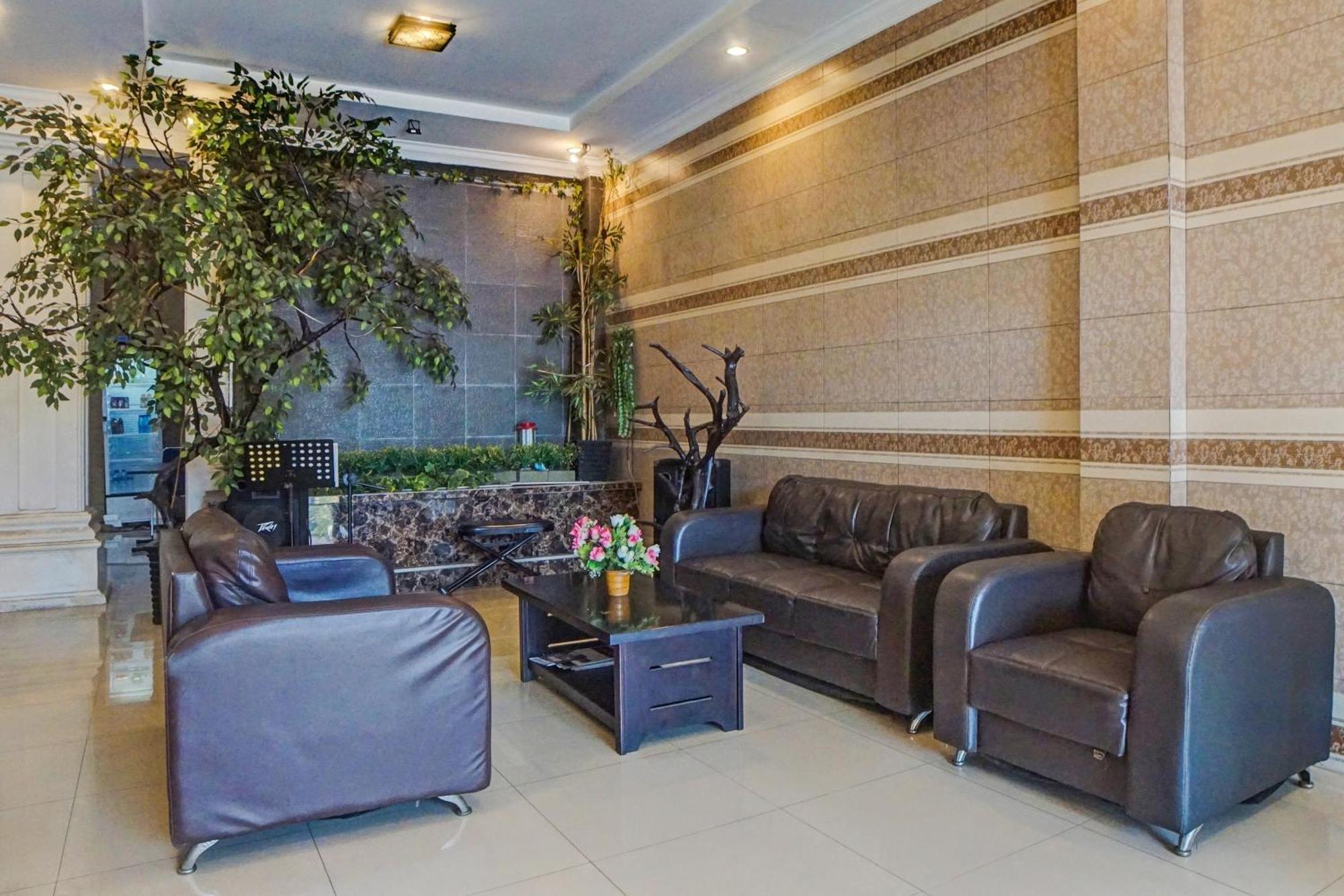 Oyo 92638 Jr Residence Syariah Medan Exterior photo