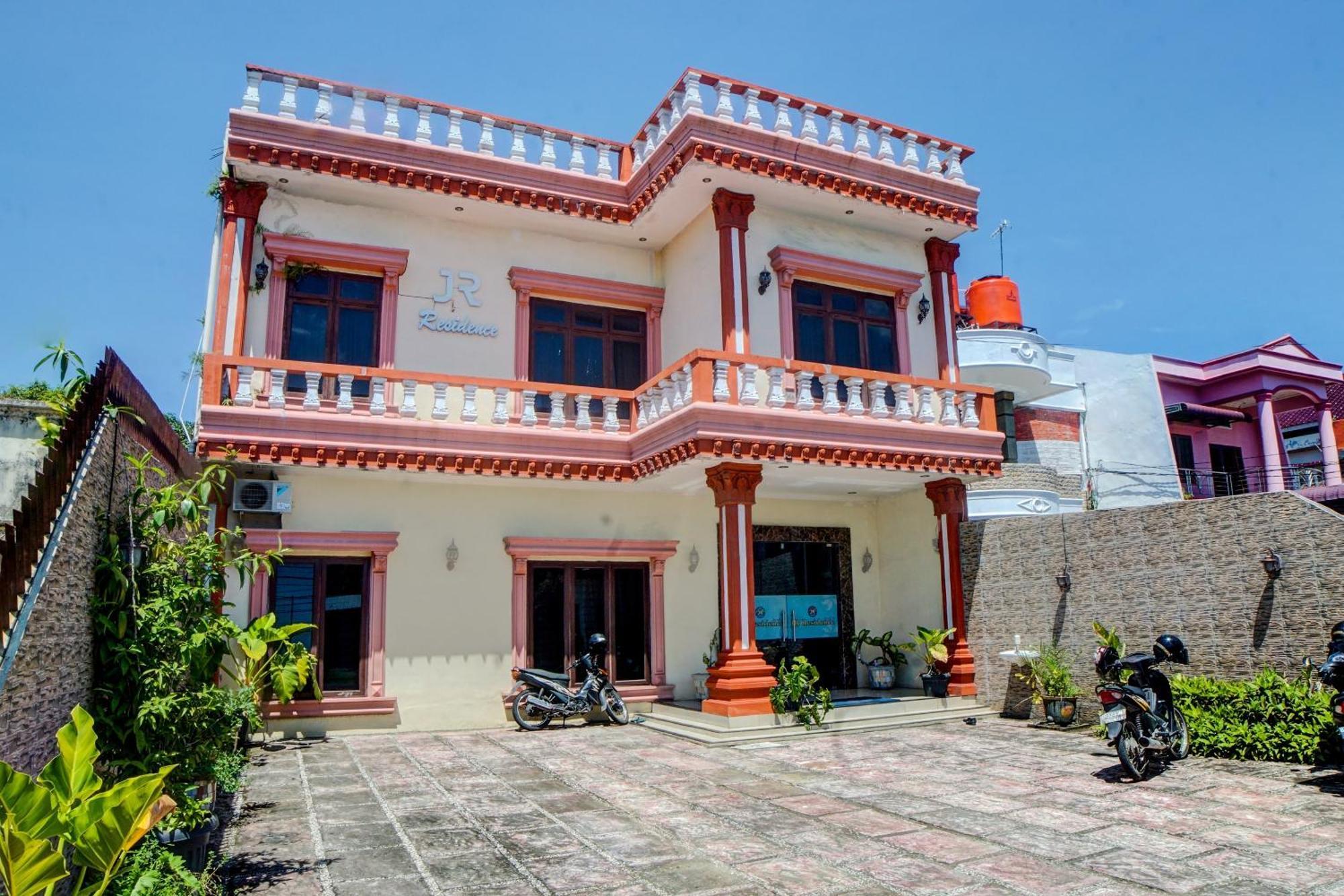 Oyo 92638 Jr Residence Syariah Medan Exterior photo