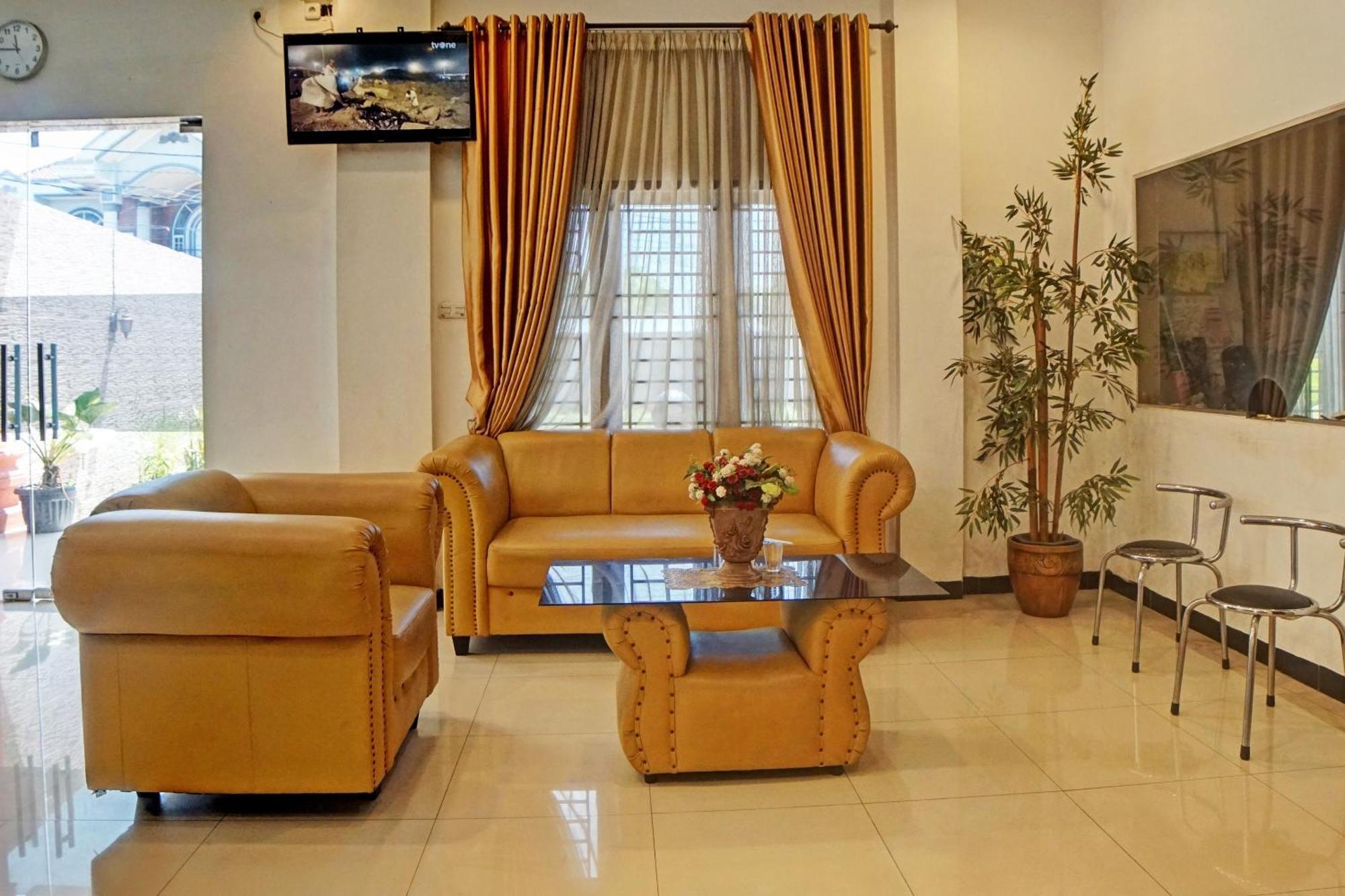 Oyo 92638 Jr Residence Syariah Medan Exterior photo
